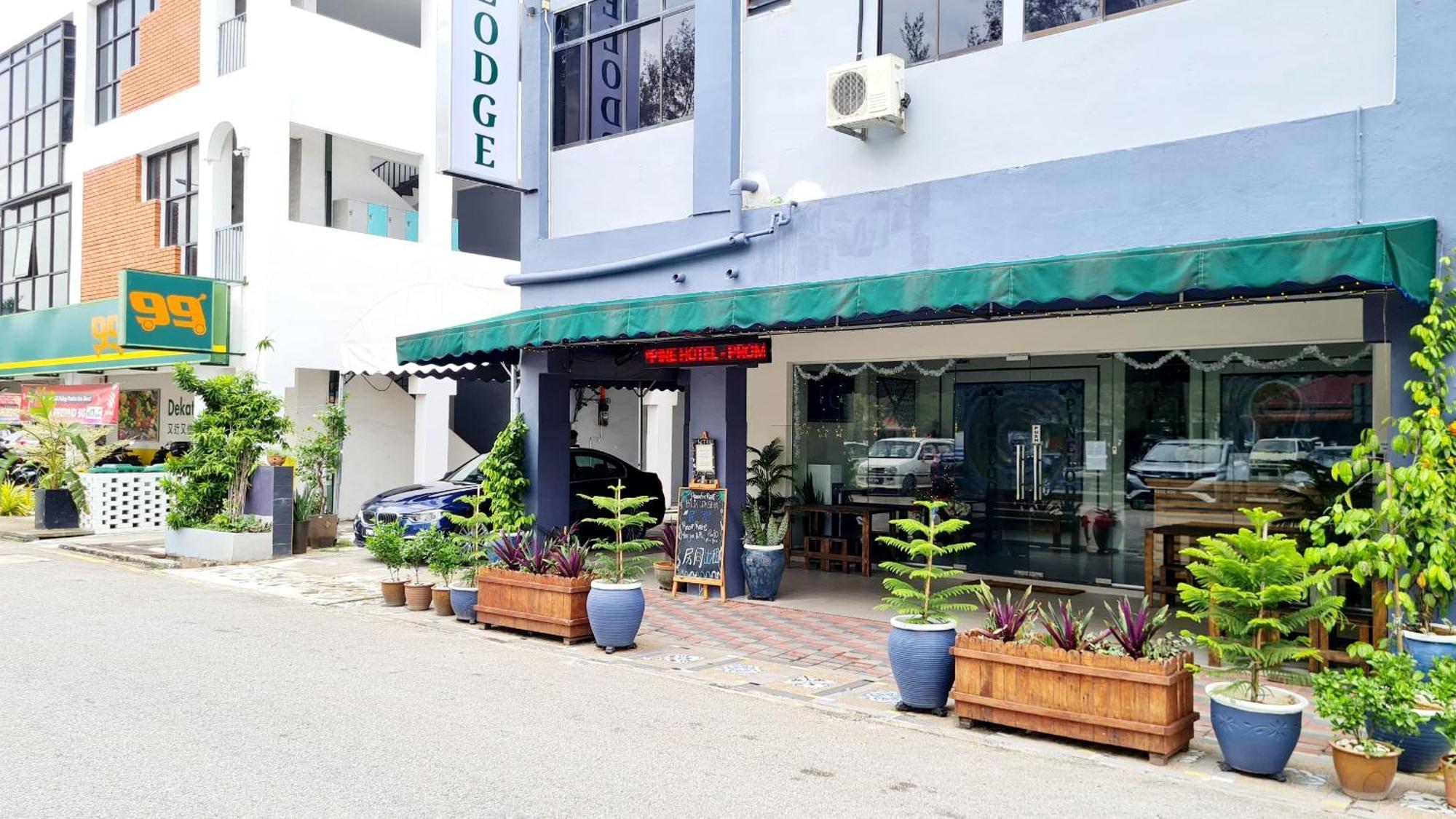بيراي Pine Lodge By Evr Previously Yss Indrawasih المظهر الخارجي الصورة